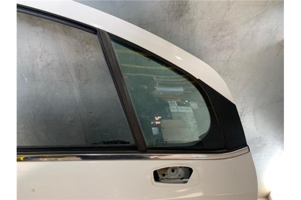 Recambio de puerta delantero derecha para citroen c3 1.4 attraction referencia OEM IAM 9004CG  