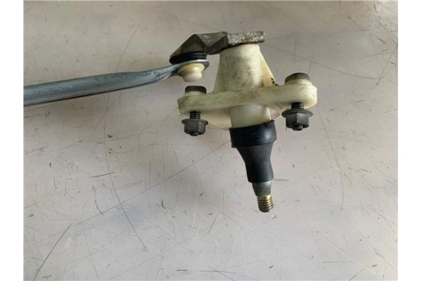 Recambio de varillaje limpiaparabrisas para nissan pickup (d22) 2.5 d 4wd referencia OEM IAM 2885001G60  