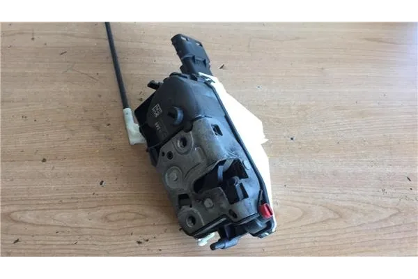 Recambio de cierre electromagnetico trasero derecho para citroen c3 1.6 exclusive referencia OEM IAM 2787701980 A04877Q3 
