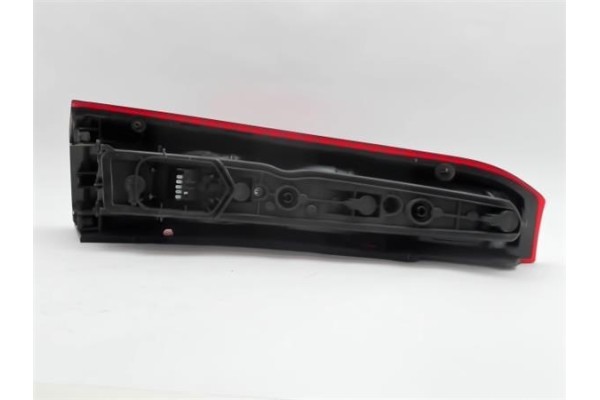 Recambio de piloto trasero derecho para opel meriva (2003) 1.7 cdti referencia OEM IAM 13203392  