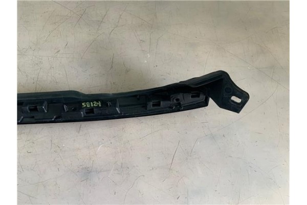 Recambio de moldura aleta delantero derecha para renault grand scenic iv 1.2 tce referencia OEM IAM 641340859R  