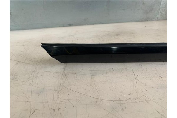 Recambio de moldura aleta delantero izquierda para renault grand scenic iv 1.2 tce referencia OEM IAM 641351830R 641C12177R 