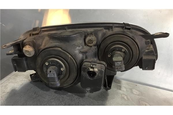 Recambio de faro delantero izquierdo para toyota corolla (e11) 2.0 d-4d referencia OEM IAM 811501E410  