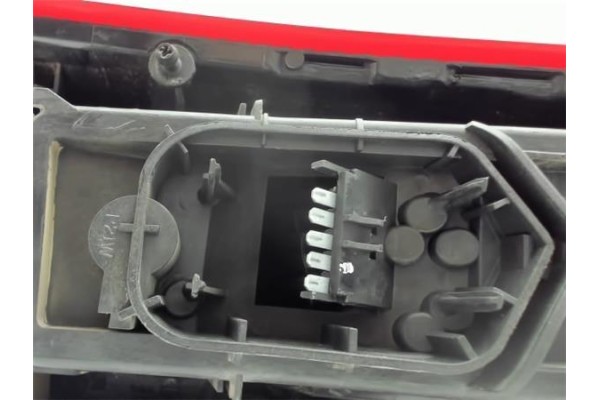 Recambio de piloto trasero derecho para opel meriva (2003) 1.7 cdti referencia OEM IAM 13203392  