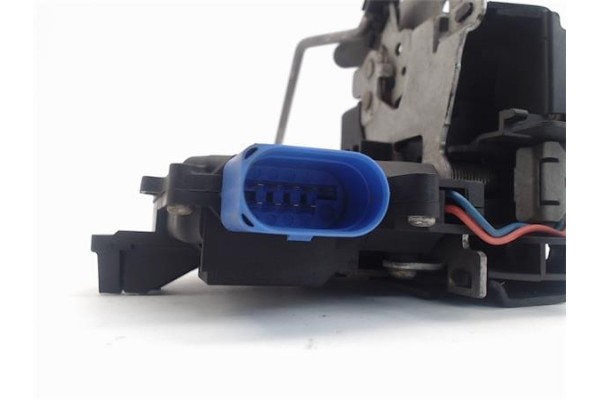 Recambio de mangueta delantero izquierda para volvo v40 familiar 1.9 di referencia OEM IAM 30884172  