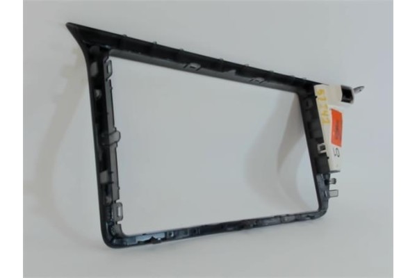Recambio de embellecedor salpicadero para toyota c-hr 2.0 hibrido referencia OEM IAM 55405F4040  