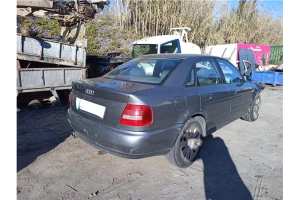 audi a4 berlina (b5) del año 2000