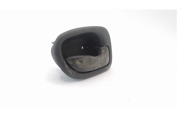 Recambio de manilla int. puerta delantero derecha para hyundai accent (x3) 1.3 referencia OEM IAM 8262022000LG  