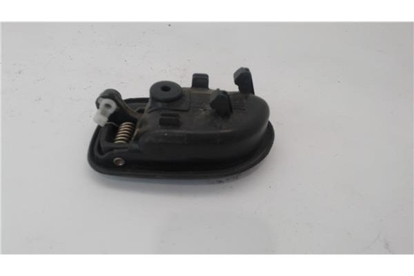 Recambio de manilla int. puerta delantero derecha para hyundai accent (x3) 1.3 referencia OEM IAM 8262022000LG  