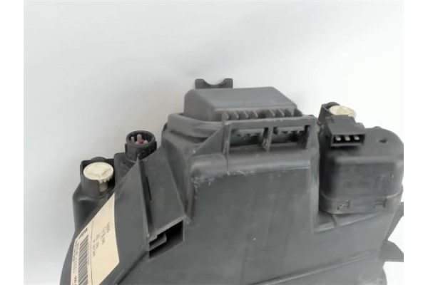 Recambio de faro delantero dcho para audi a4 avant (b5) referencia OEM IAM 8DO941004A 1852807000 