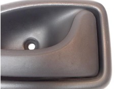 Recambio de manilla int. puerta trasero derecha para nissan primastar (x83) 2.5 combi, 9 plazas, batalla larga 2.96t referencia 