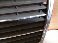 Recambio de rejilla capo para mercedes-benz clase c (bm 202) berlina 2.2 220 (202.022) referencia OEM IAM 2028880323  A202888032