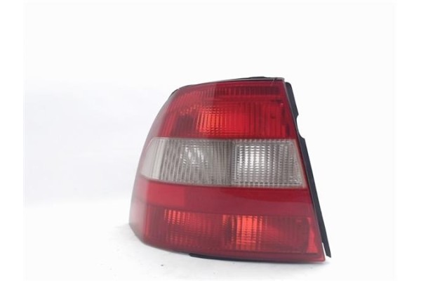 Recambio de piloto trasero izquierdo para opel vectra b berlina referencia OEM IAM 90568047  