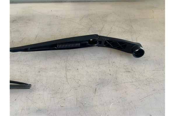Recambio de brazo limpiaparabrisas delantero izquierdo para kia rio (ub) 1.2 basic referencia OEM IAM 983211W000  