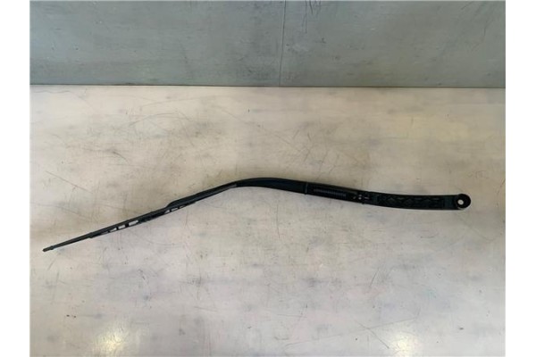 Recambio de brazo limpiaparabrisas delantero derecho para kia rio (ub) 1.2 basic referencia OEM IAM 983111W000  