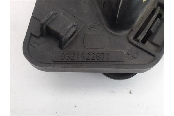 Recambio de manilla int. puerta delantero derecha para citroen berlingo 1.6 hdi 75 sx plus combi referencia OEM IAM 9621422877  