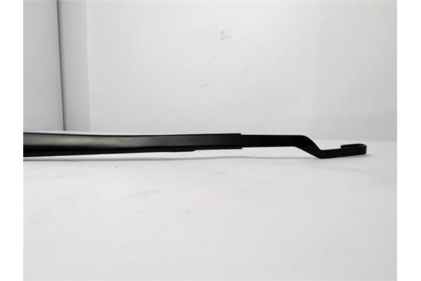 Recambio de brazo limpiaparabrisas delantero izquierdo para toyota corolla (e21) híbrido hybrid active referencia OEM IAM 852210