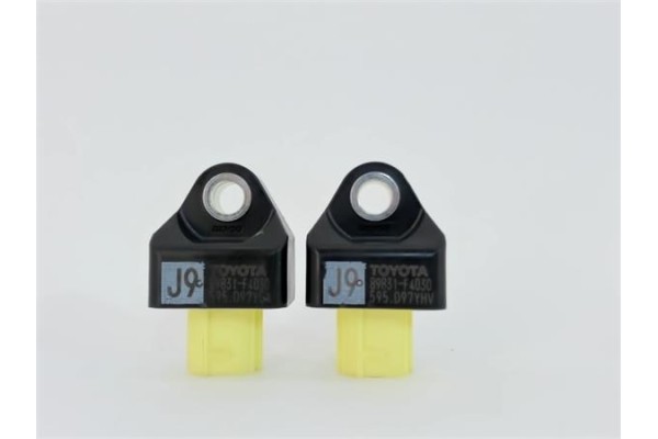 Recambio de sensor airbag lateral delantero izquierdo para toyota c-hr 2.0 hibrido referencia OEM IAM 89831F4030  