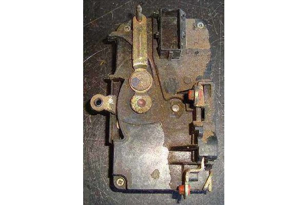 Recambio de cierre electromagnetico delantero derecho para citroen jumpy (u6u) 1.9 d referencia OEM IAM 9136K2  