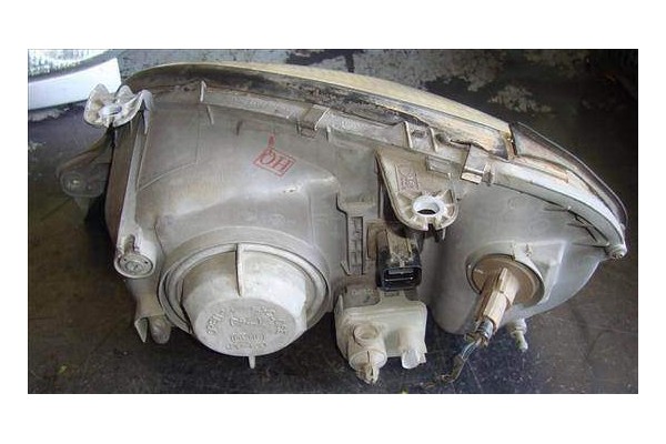 Recambio de faro delantero dcho para daewoo lanos 1.3i referencia OEM IAM 96304611  