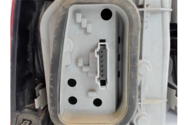 Recambio de piloto trasero derecho para volkswagen polo iv (9n1) referencia OEM IAM 6Q6945258A  