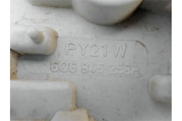 Recambio de piloto trasero derecho para volkswagen polo iv (9n1) referencia OEM IAM 6Q6945258A  