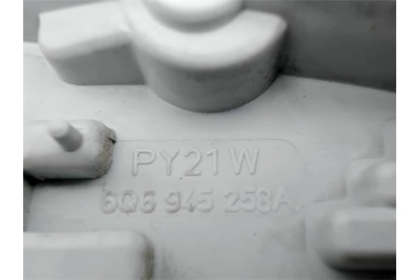 Recambio de piloto trasero derecho para volkswagen polo iv (9n1) referencia OEM IAM 6Q6945258A  