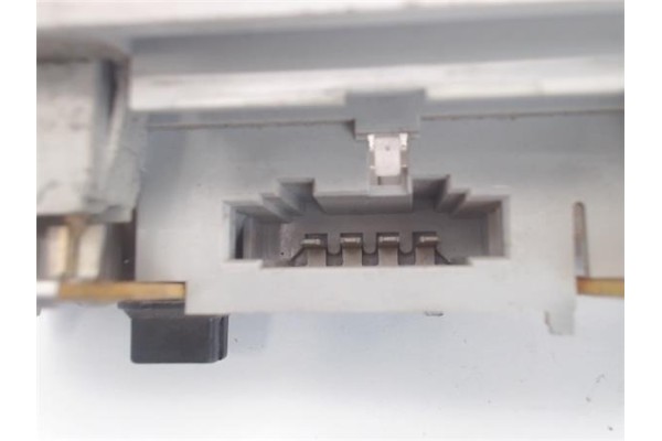 Recambio de luz delantero central techo para seat alhambra (7v8) referencia OEM IAM 1M2113774AA 7M3947105  Recambio de luz delantero central techo para seat alhambra (7v8) referencia OEM IAM 1M2113774AA 7M3947105