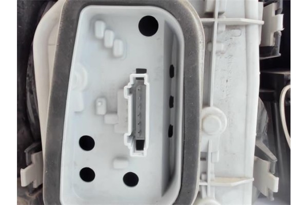 Recambio de piloto trasero derecho para volkswagen polo iv (9n1) referencia OEM IAM 6Q6945258A  