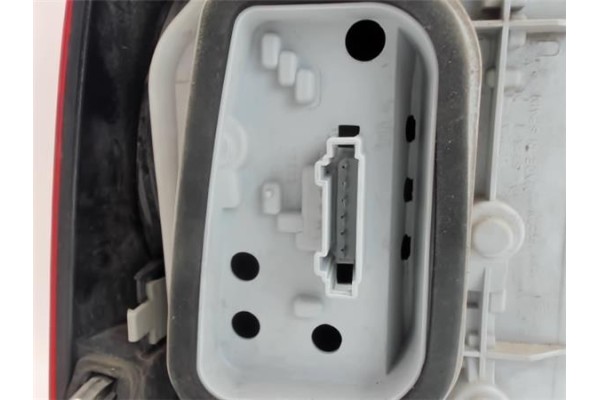 Recambio de piloto trasero derecho para volkswagen polo iv (9n1) referencia OEM IAM 6Q6945258A  