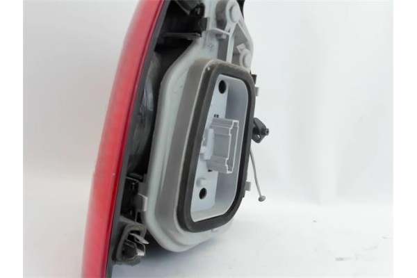 Recambio de piloto trasero derecho para volkswagen polo iv (9n1) referencia OEM IAM 6Q6945258A  