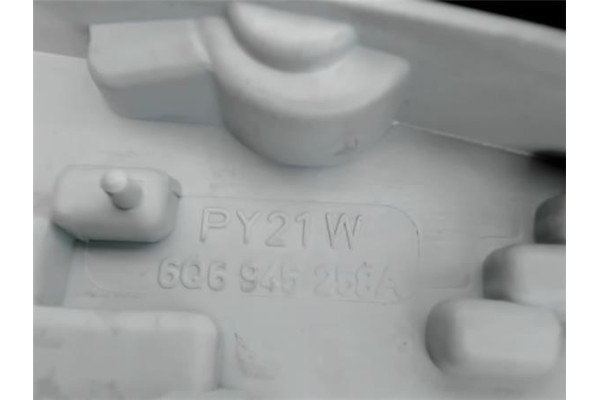 Recambio de piloto trasero derecho para volkswagen polo iv (9n1) referencia OEM IAM 6Q6945258A  