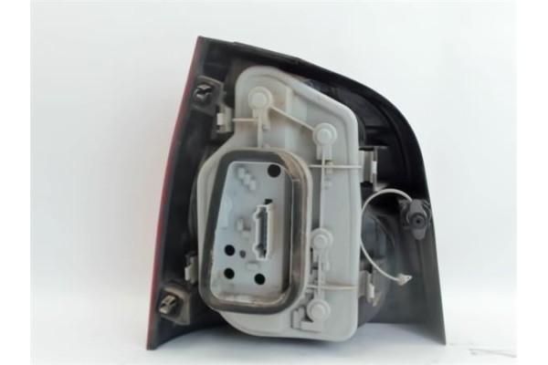 Recambio de piloto trasero derecho para volkswagen polo iv (9n1) referencia OEM IAM 6Q6945258A  