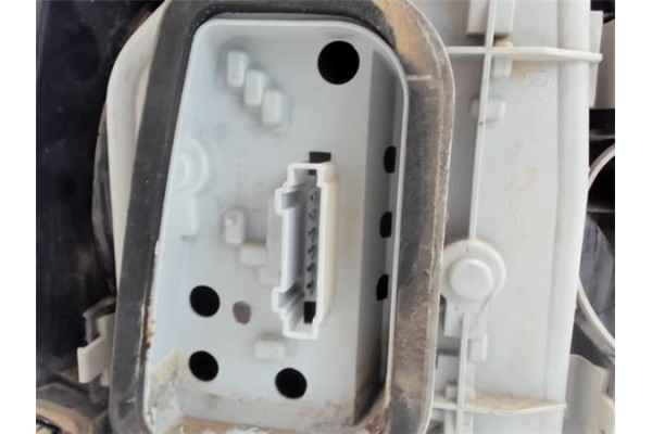 Recambio de piloto trasero derecho para volkswagen polo iv (9n1) referencia OEM IAM 6Q6945258A  