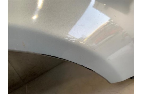 Recambio de aleta delantero derecha para renault clio ii fase i (b/cb0) 1.4 alize referencia OEM IAM 7701471381  