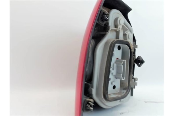Recambio de piloto trasero derecho para volkswagen polo iv (9n1) referencia OEM IAM 6Q6945258A  