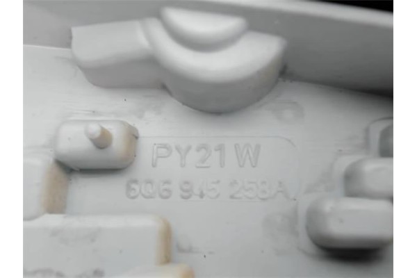 Recambio de piloto trasero derecho para volkswagen polo iv (9n1) referencia OEM IAM 6Q6945258A  