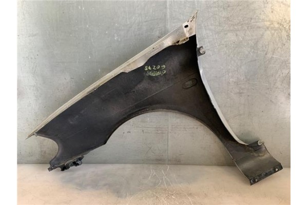 Recambio de aleta delantero derecha para renault clio ii fase i (b/cb0) 1.4 alize referencia OEM IAM 7701471381  