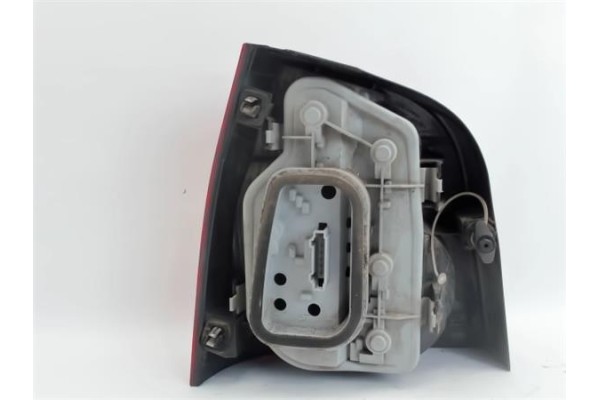 Recambio de piloto trasero derecho para volkswagen polo iv (9n1) referencia OEM IAM 6Q6945258A  