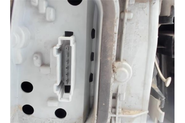 Recambio de piloto trasero derecho para volkswagen polo iv (9n1) referencia OEM IAM 6Q6945258A  