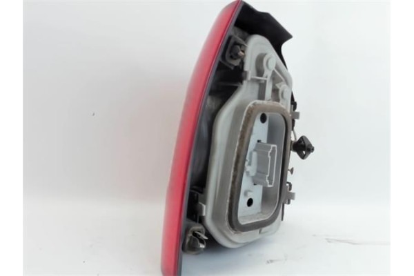 Recambio de piloto trasero derecho para volkswagen polo iv (9n1) referencia OEM IAM 6Q6945258A  