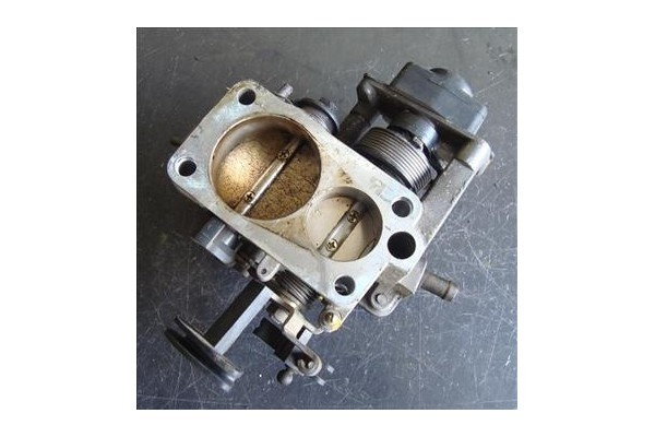 Recambio de caja mariposa aire para audi 100 avant (c4) 2.8 básico referencia OEM IAM B1267078061 0280120431 