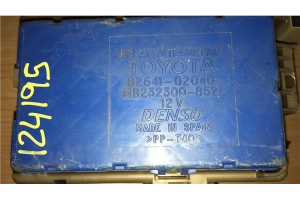 Recambio de caja fusibles/rele para toyota corolla (e12) 1.6 vvt-i referencia OEM IAM 8264102040 MB2323008521 
