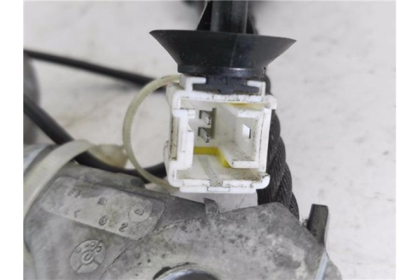 Recambio de anclaje cinturon delantero izquierdo para renault clio ii fase i (b/cb0) 1.4 alize referencia OEM IAM 5506471 550647