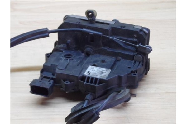 Recambio de cierre electromagnetico delantero derecho para citroen jumper furgón 2.2 hdi 100 referencia OEM IAM 1906070727D 1350
