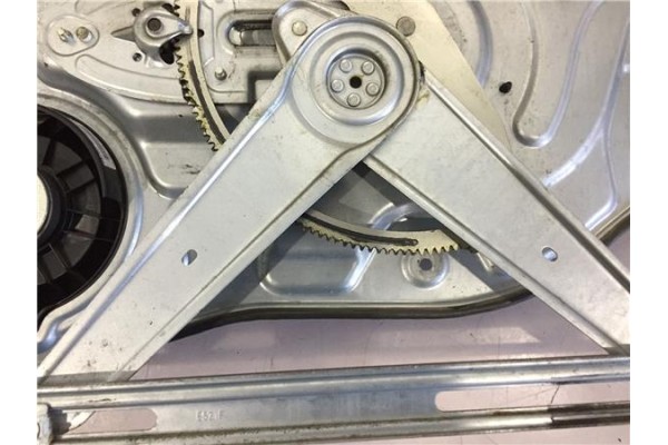 Recambio de mecanismo elevalunas delantero izquierdo para volvo s40 berlina 1.6 referencia OEM IAM 30710149  