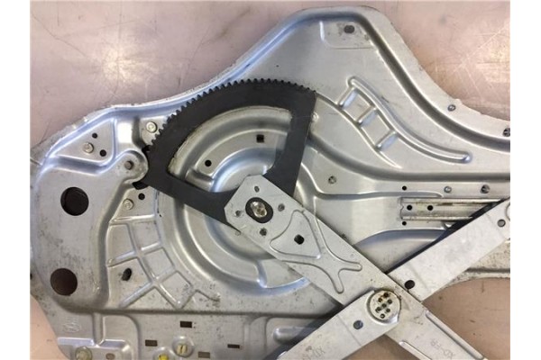 Recambio de mecanismo elevalunas delantero derecho para hyundai elantra (xd) 2.0 crdi referencia OEM IAM 824802D061AX 824022D010