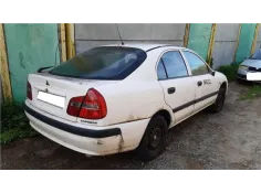 mitsubishi carisma berlina 4 (da0) del año 2000