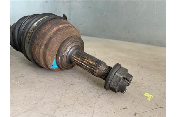 Recambio de palier delantero derecho para renault clio ii fase i (b/cb0) 1.4 alize referencia OEM IAM 7700110482  