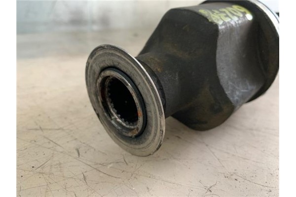 Recambio de palier delantero derecho para renault clio ii fase i (b/cb0) 1.4 alize referencia OEM IAM 7700110482  